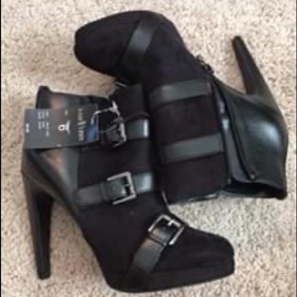 NEVER WORN - black ankle boots